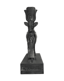 Hathor Protecting Psamtik