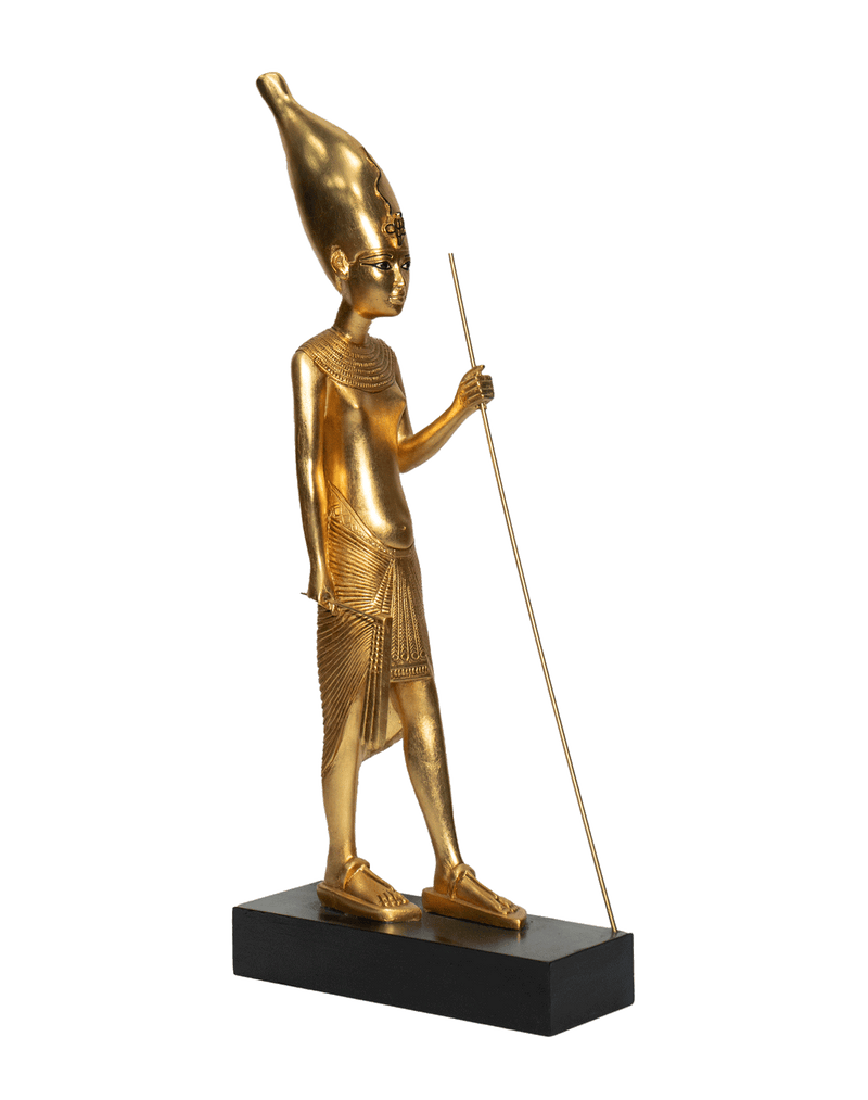 Tutankhamun wearing the Hedjet