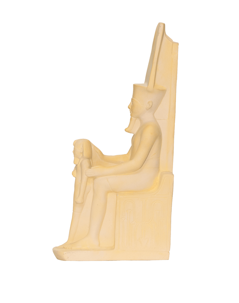 Amun protecting Tutankhamun