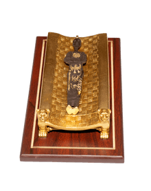 The gilded bier of Tutankhamun with Mummy